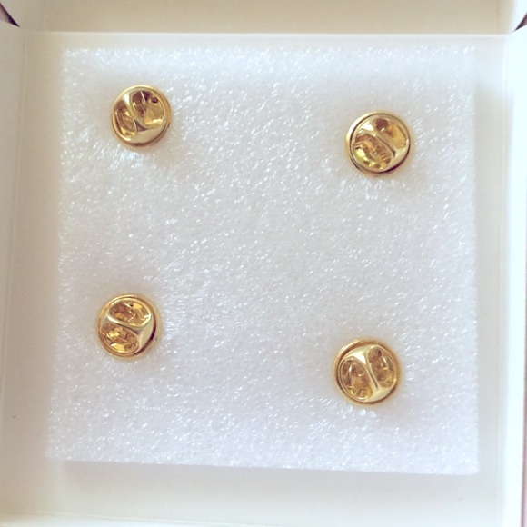 Set of 4 TREATs enamel pins - Picture 2 of 3